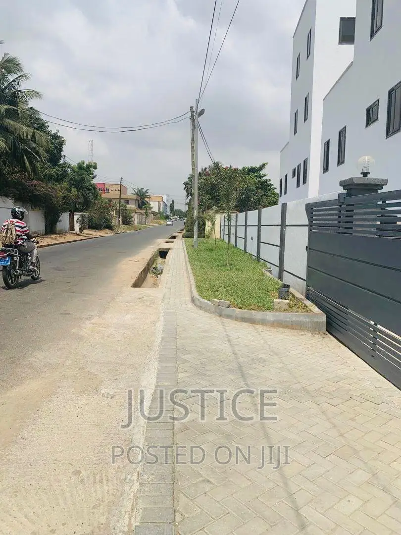 6bdrm Penthouse in Shiashie East Legon for sale