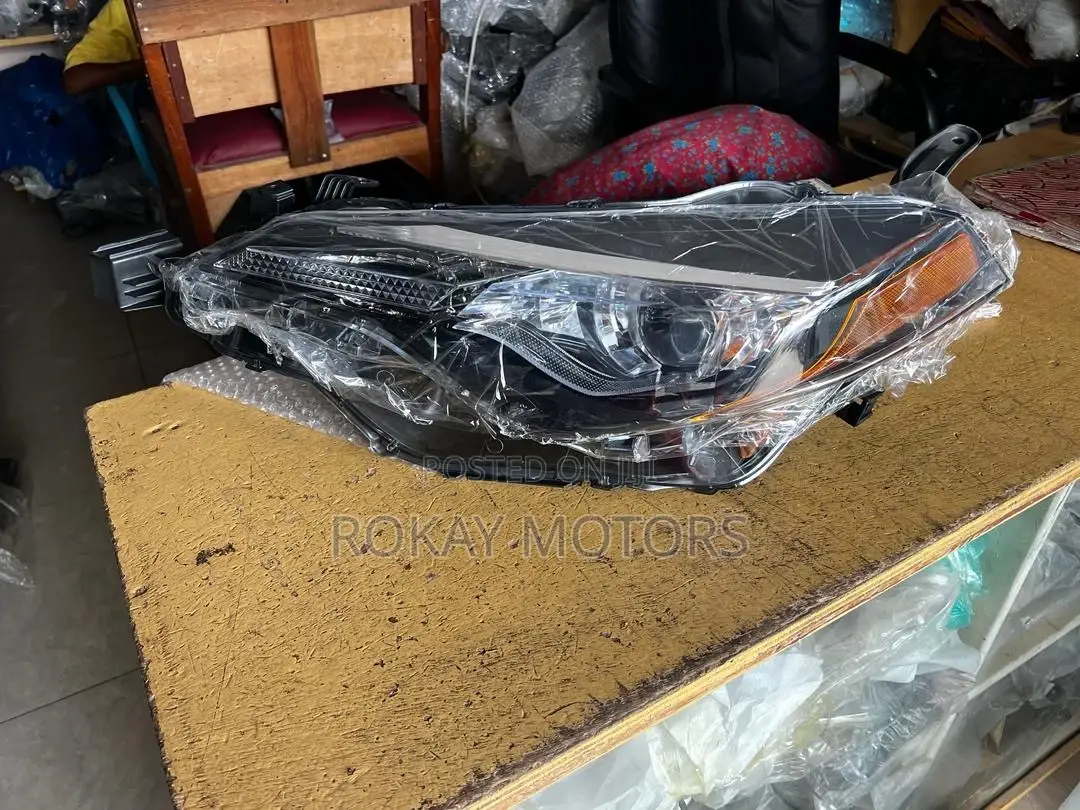 Corolla 2017,2018,2019 Headlights (Le) Pair