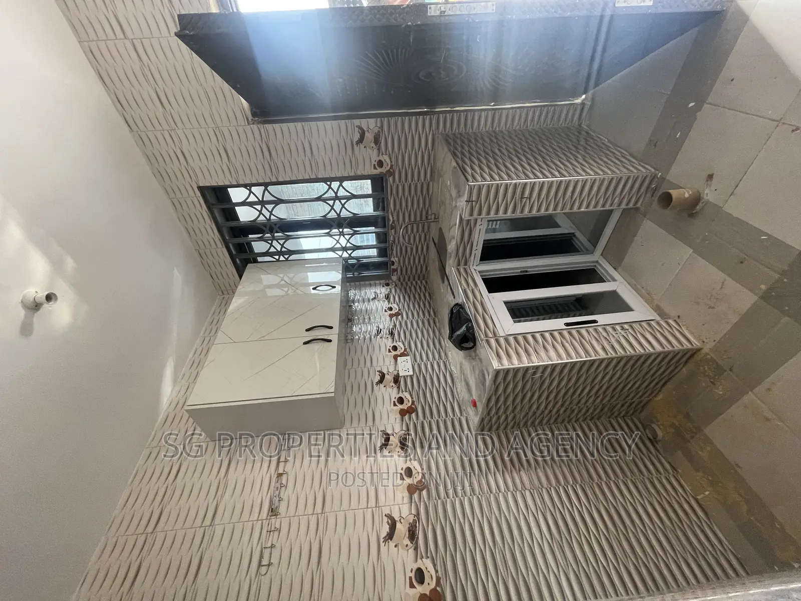 1bdrm Apartment in Adjei Kojo, Tema Metropolitan for rent