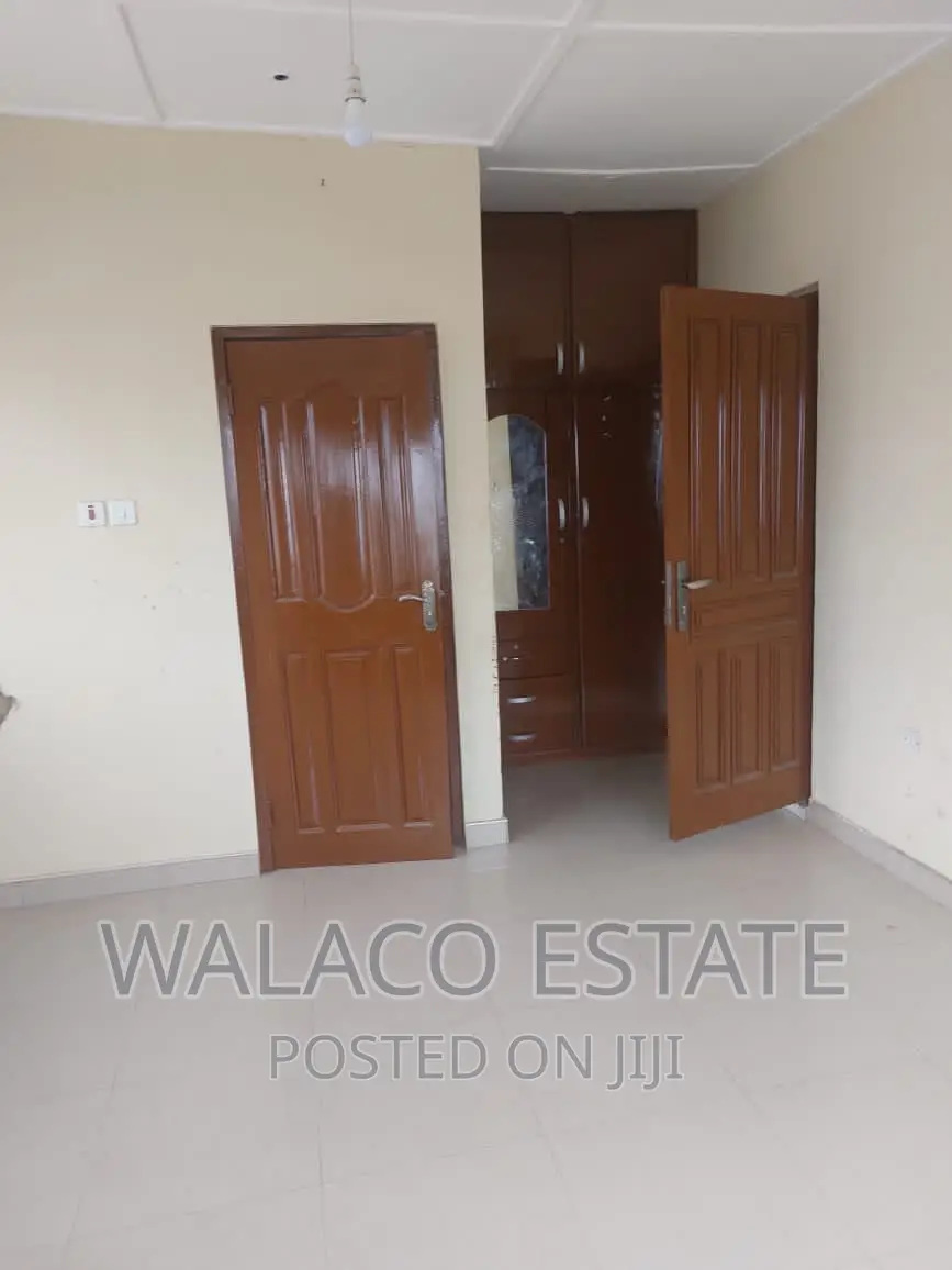 3bdrm Bungalow in Walako Estate, Achimota for rent