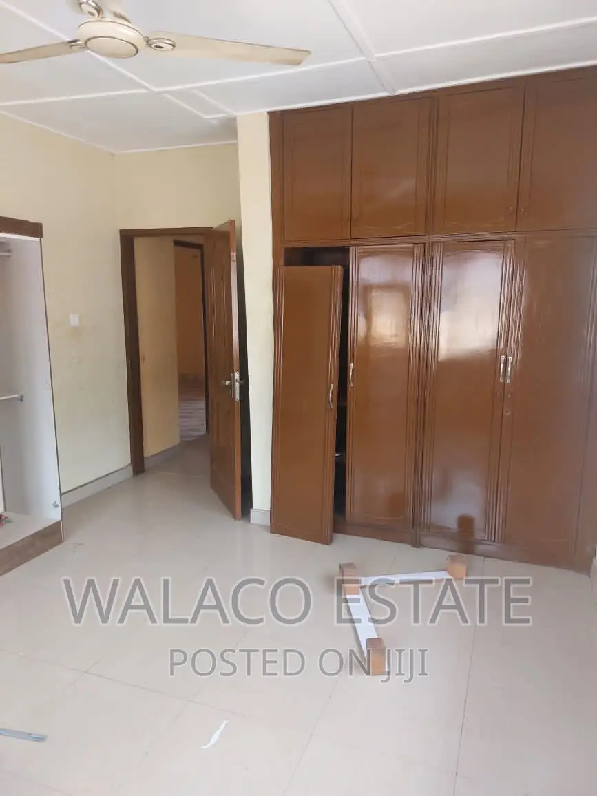 3bdrm Bungalow in Walako Estate, Achimota for rent
