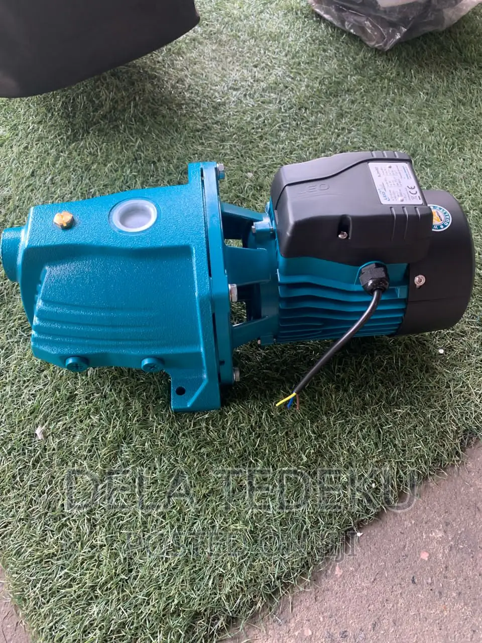 Leo 1.5hp Single Phase 230v 50hz Cast Water Pump