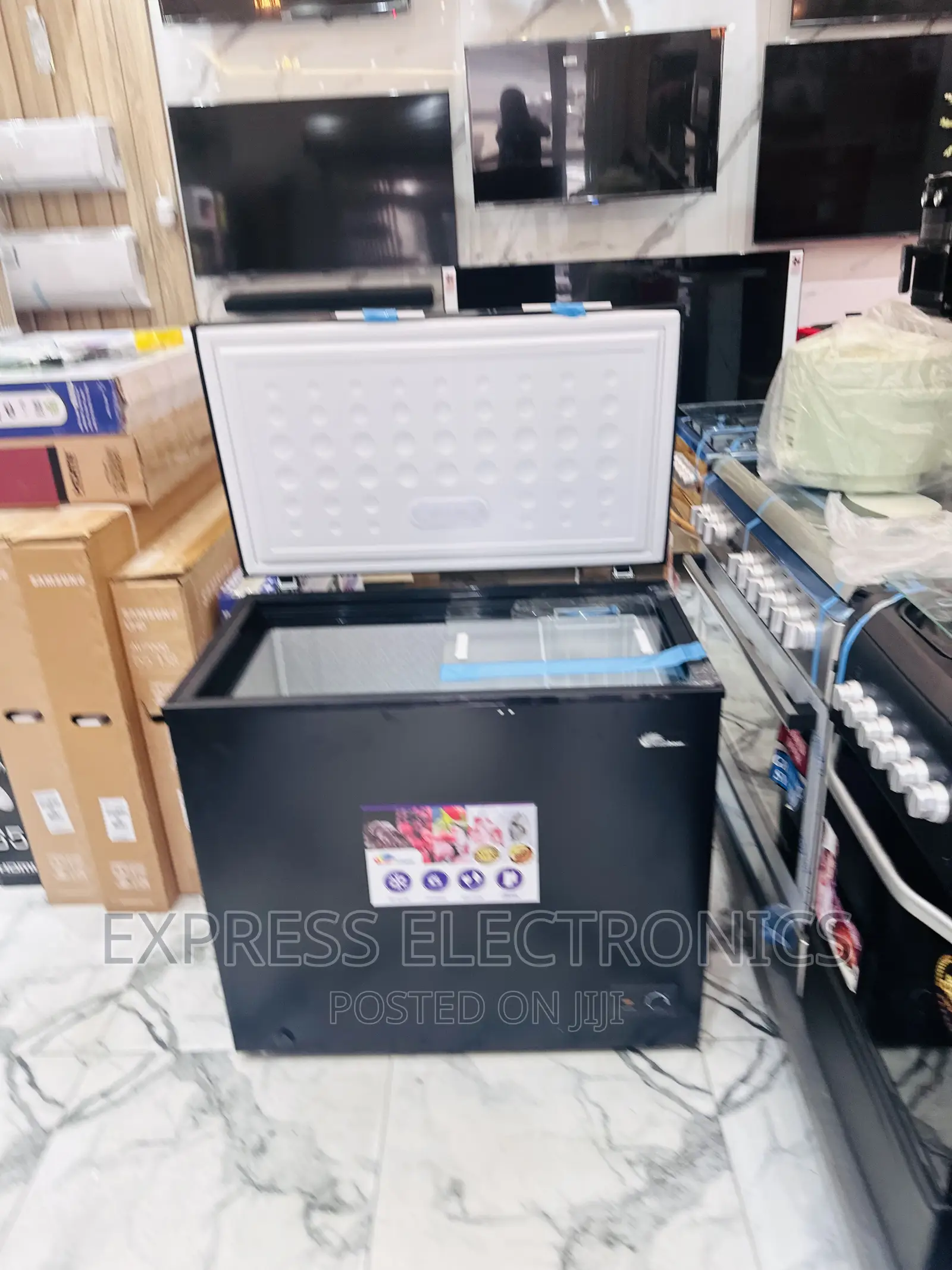 200L Chest Freezer Black Rainbow .