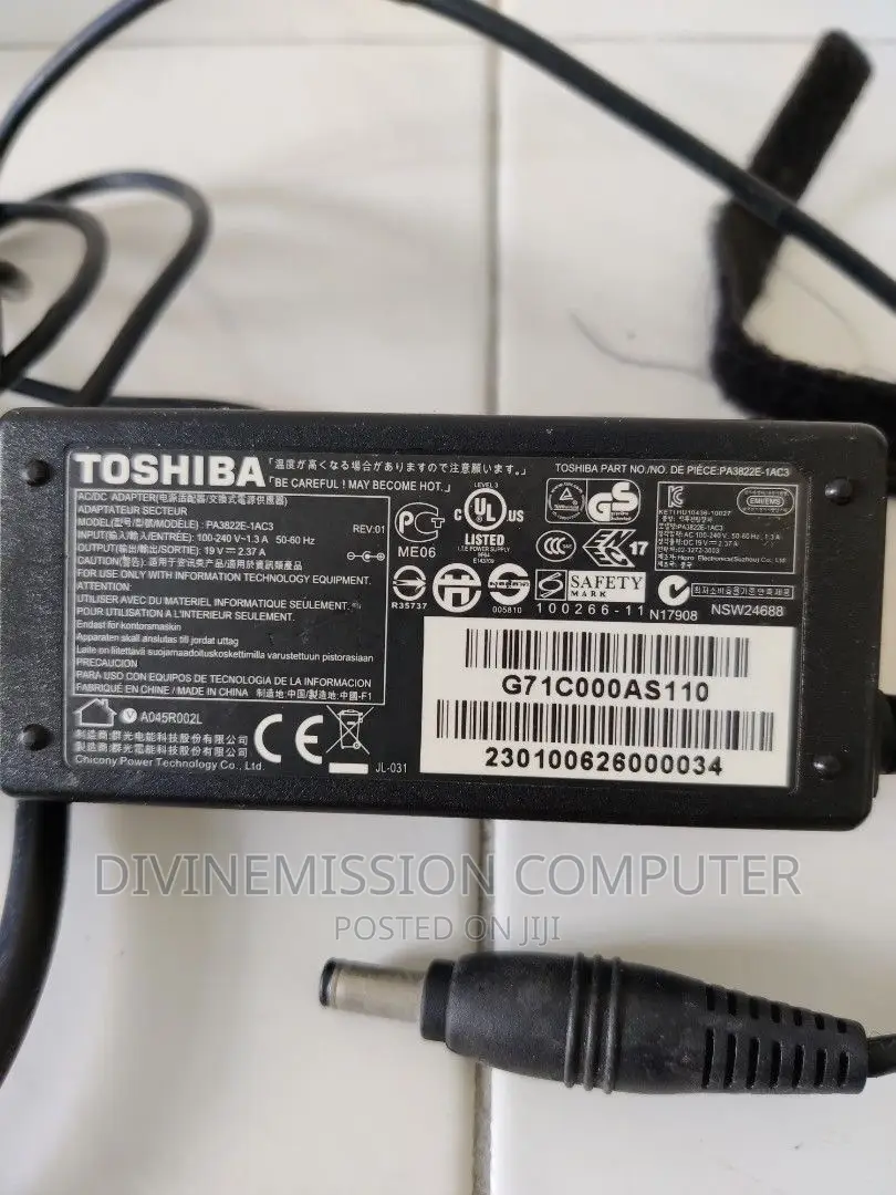 Toshiba Charger 19v.=3.42a. 65w