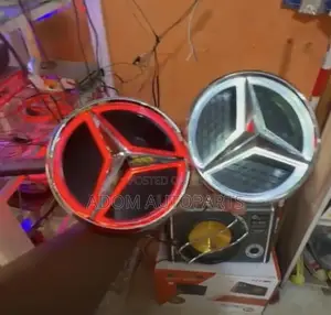 Mercedes Benz C300 C250 Led Crown Emblem