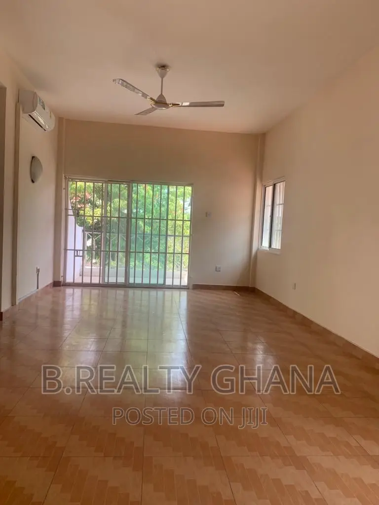 5bdrm Townhouse/Terrace in Cantonments for sale