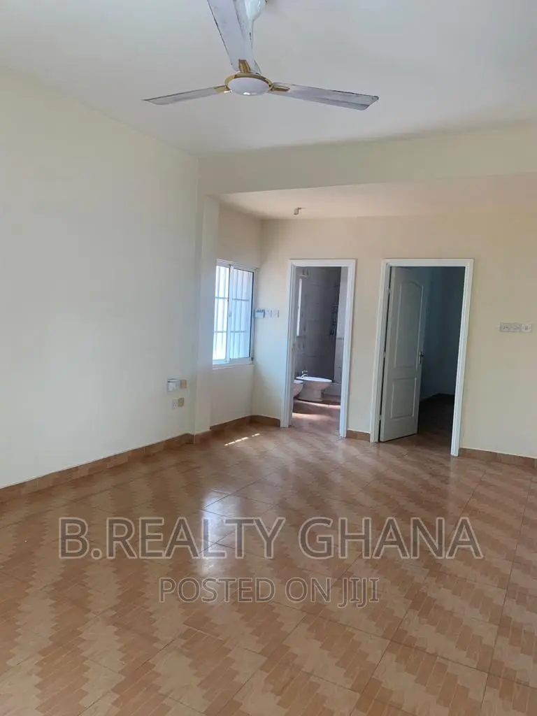 5bdrm Townhouse/Terrace in Cantonments for sale