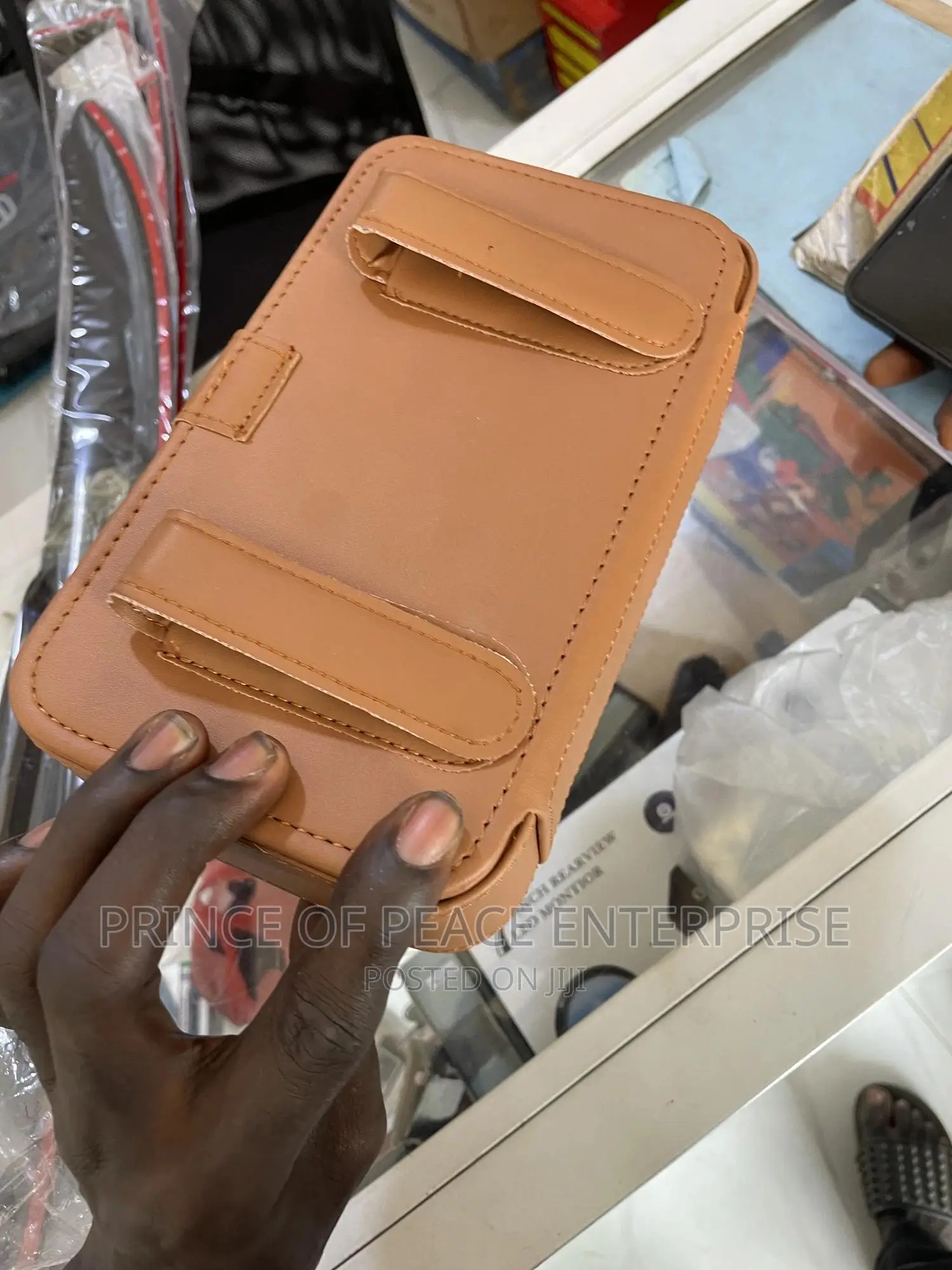 Hanger Tissue Box Leather