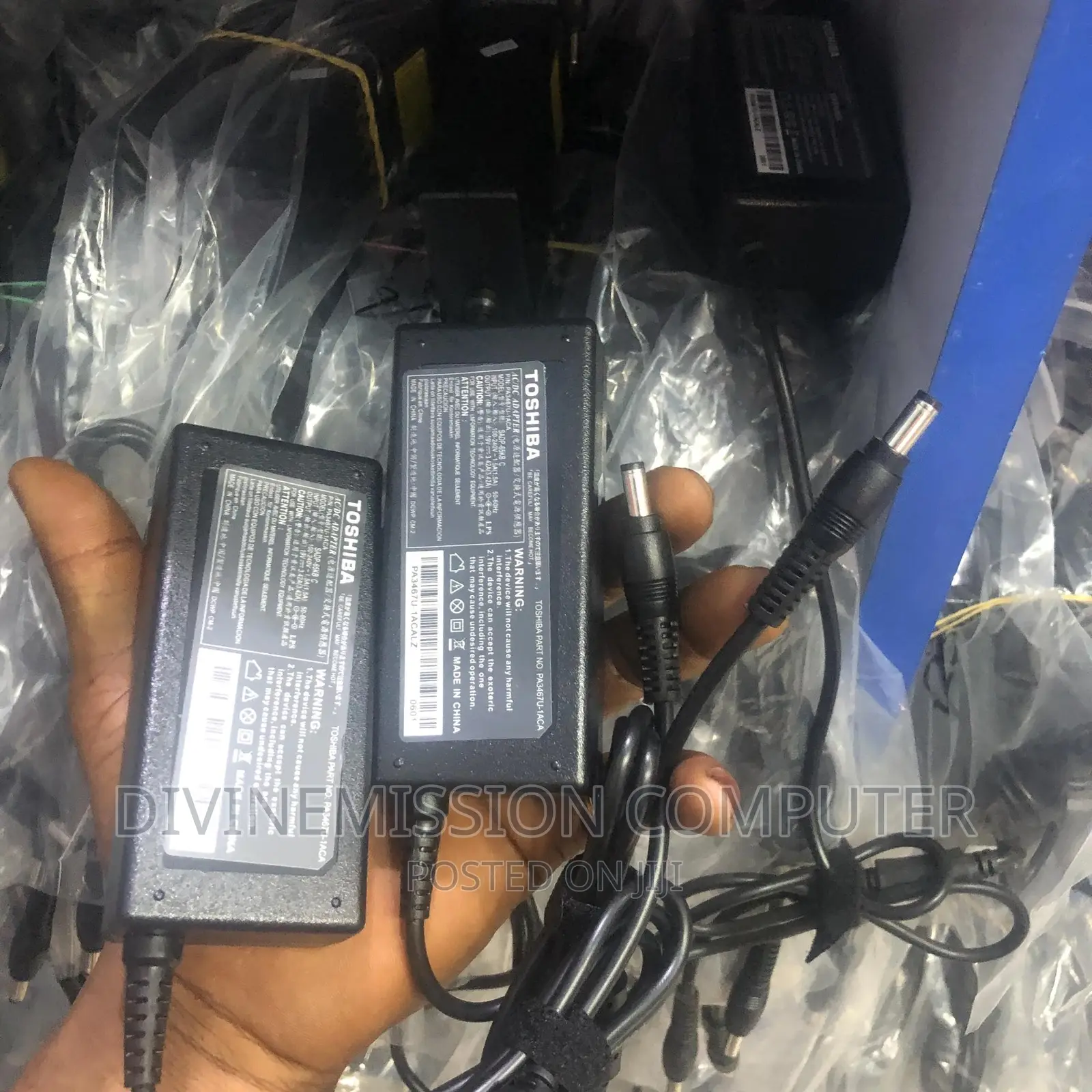 Toshiba Charger 19v.=3.42a. 65w
