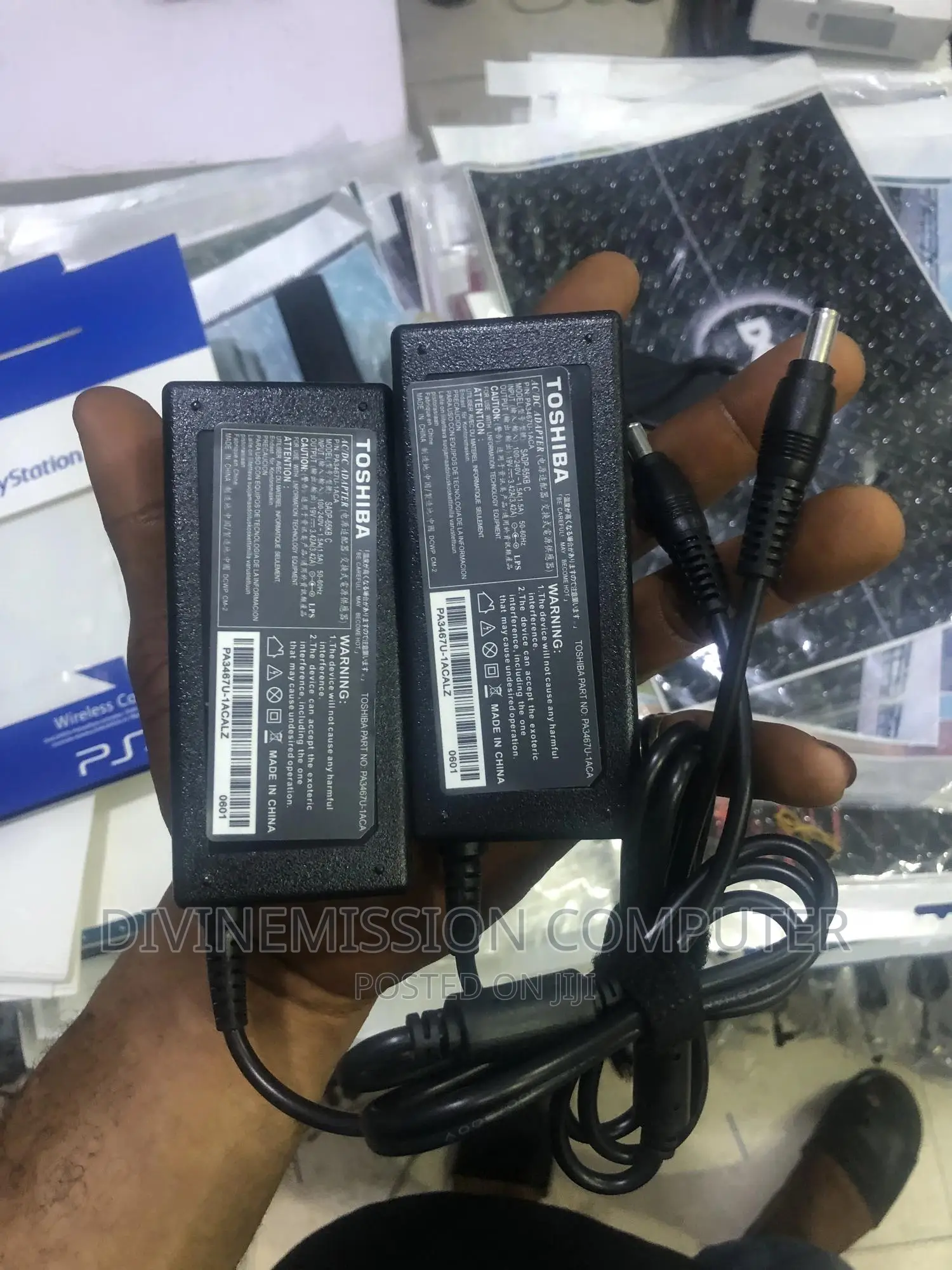 Toshiba Charger 19v.=3.42a. 65w