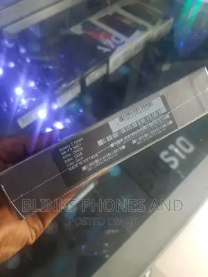 New Samsung Galaxy Z Fold4 256 GB Gold