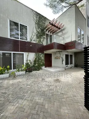Furnished 4bdrm Mansion in Pleasant Properties, Aburi for sale
