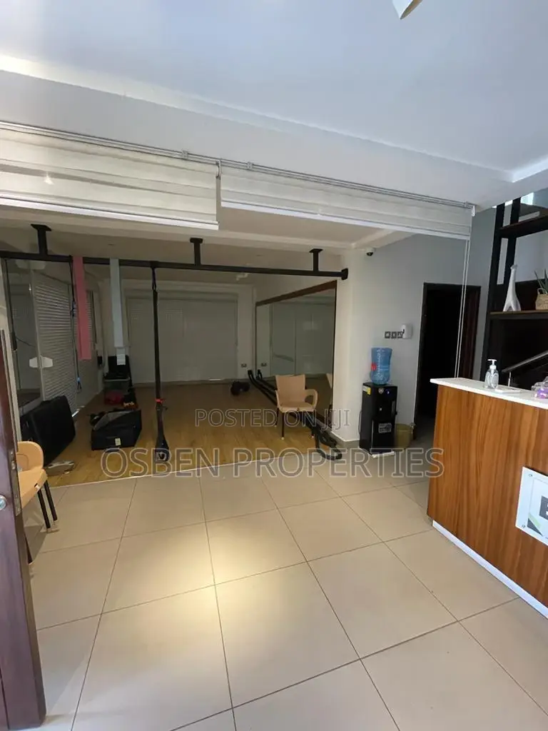 Furnished 4bdrm Mansion in Pleasant Properties, Aburi for sale