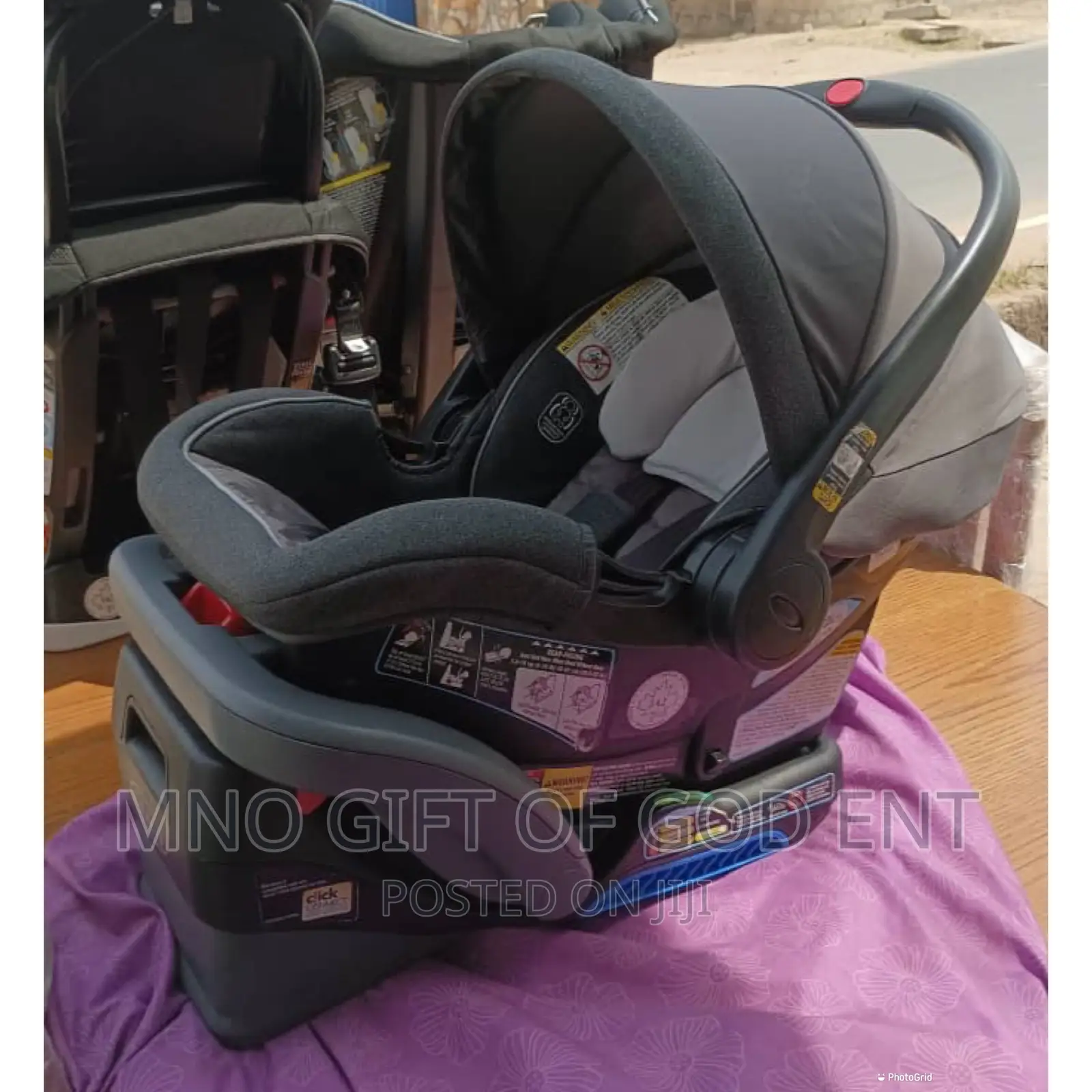 Graco Snugride Snuglock 35 DLX Infant Car Seat - Gallery