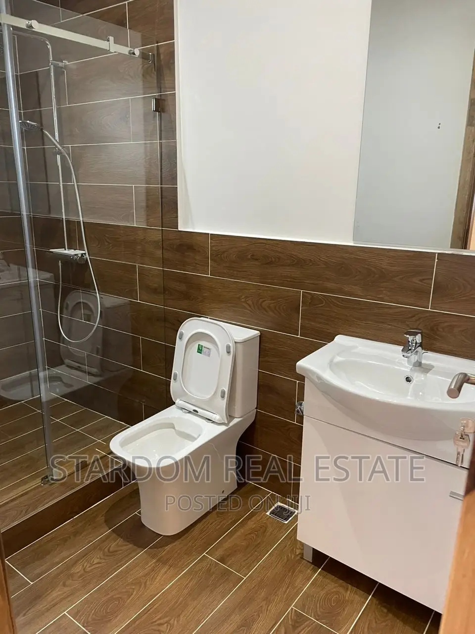4bdrm Duplex in Oyarifa for rent
