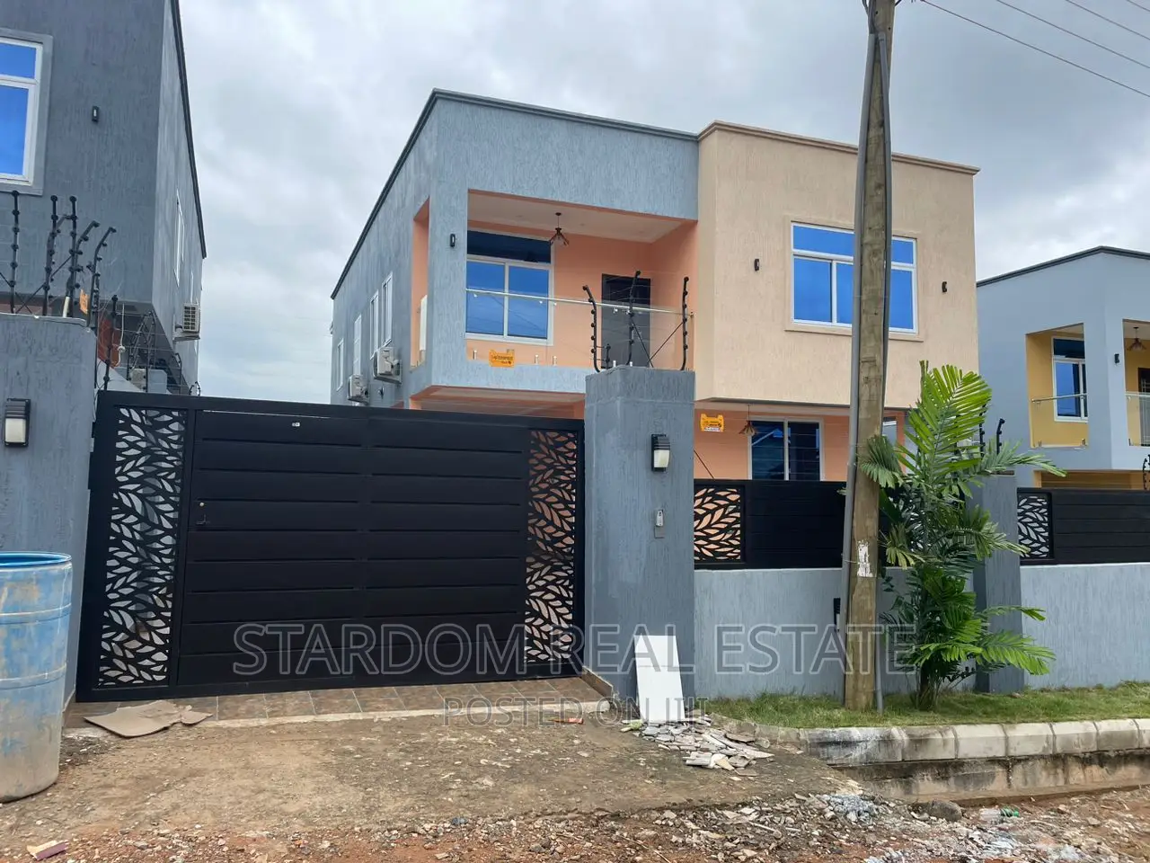 4bdrm Duplex in Oyarifa for rent
