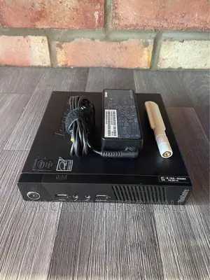 Desktop Computer Lenovo ThinkCentre M93p 8GB Intel Core I7 SSD 256GB