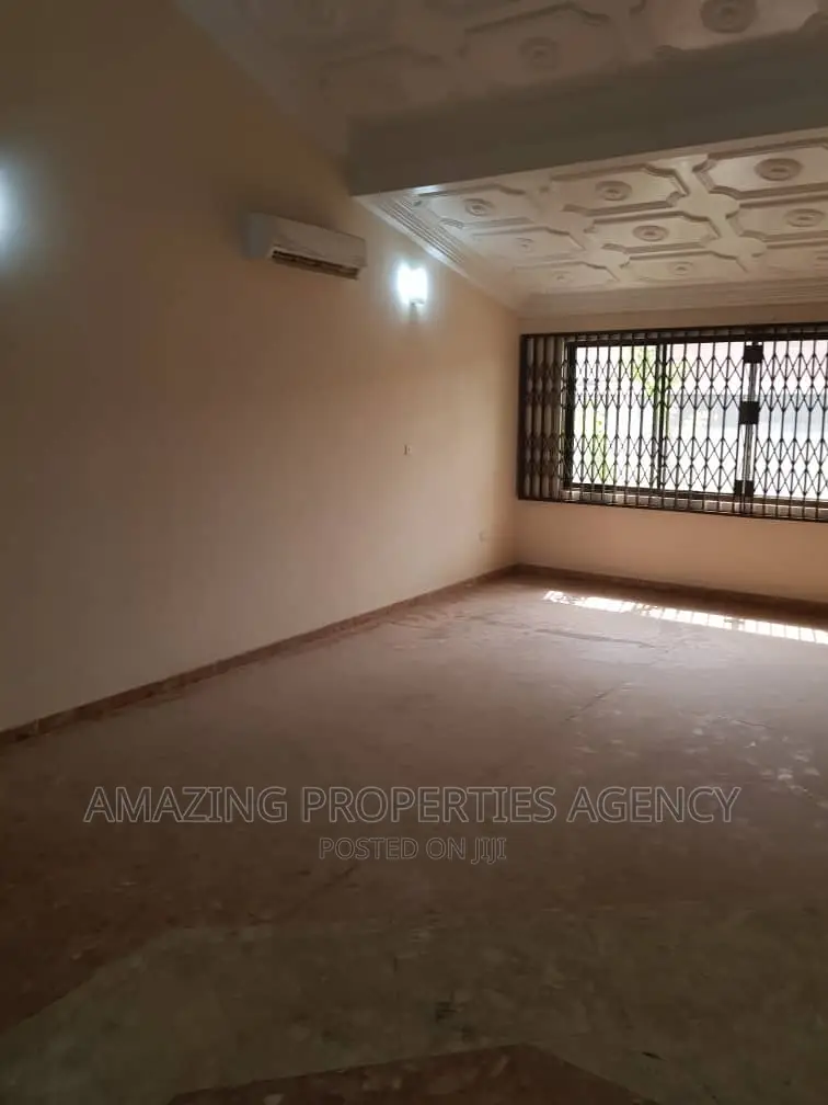 8bdrm House in Airport Residential Area for sale