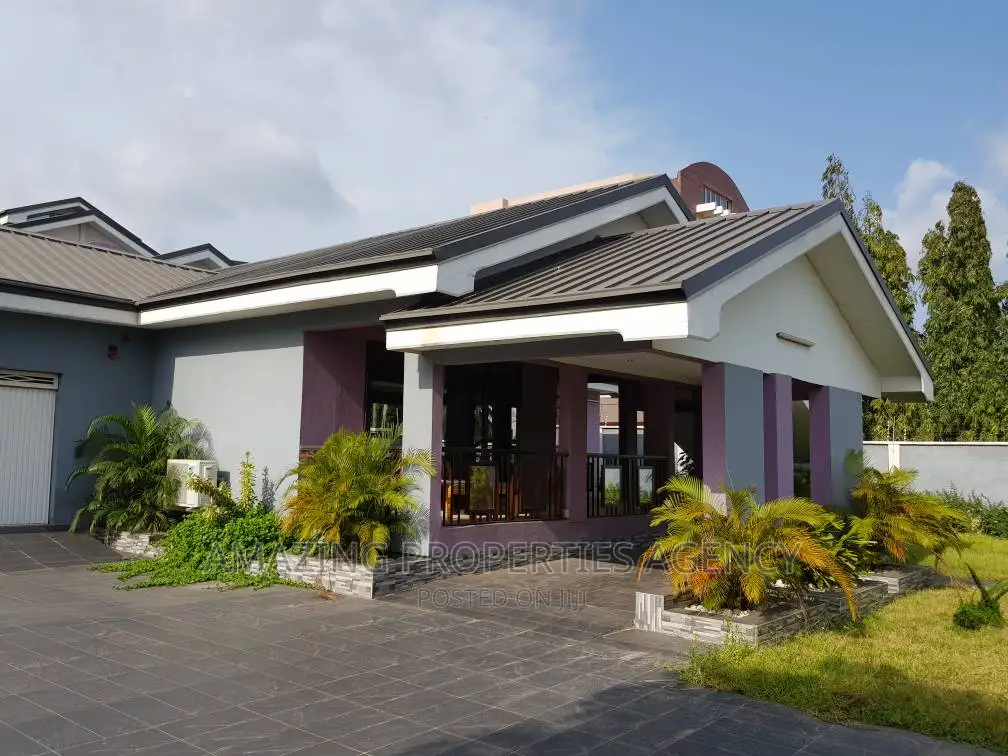8bdrm House in Airport Residential Area for sale