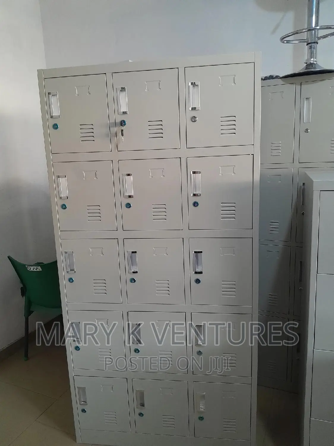 15 Doors Metal Cabinet