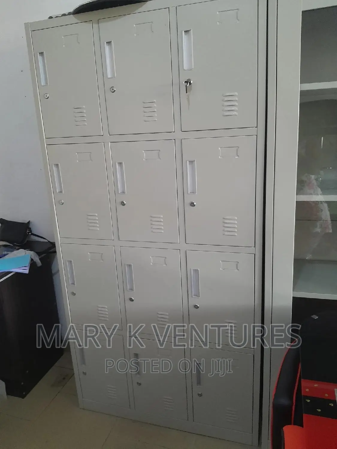 12 Doors Metal Cabinet