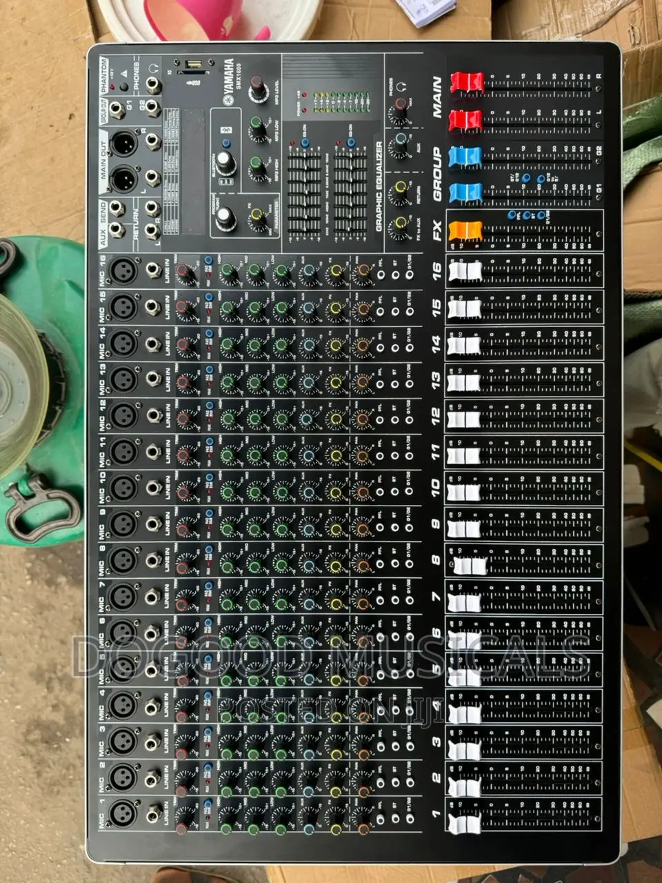 YAMAHA SMX-1600 16channel Mixer
