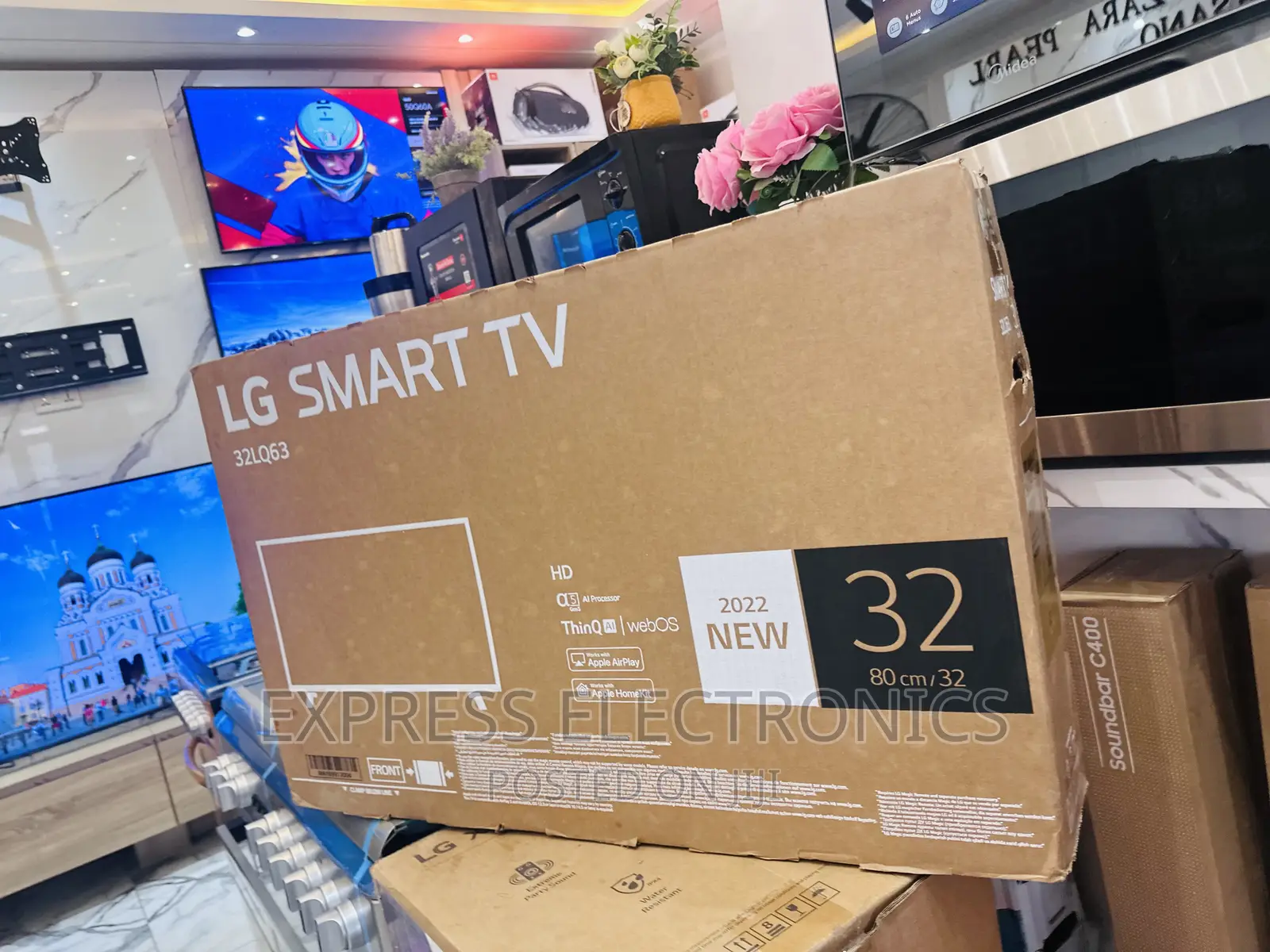 Dynamic Smart FHD Satellite  32”LQ630