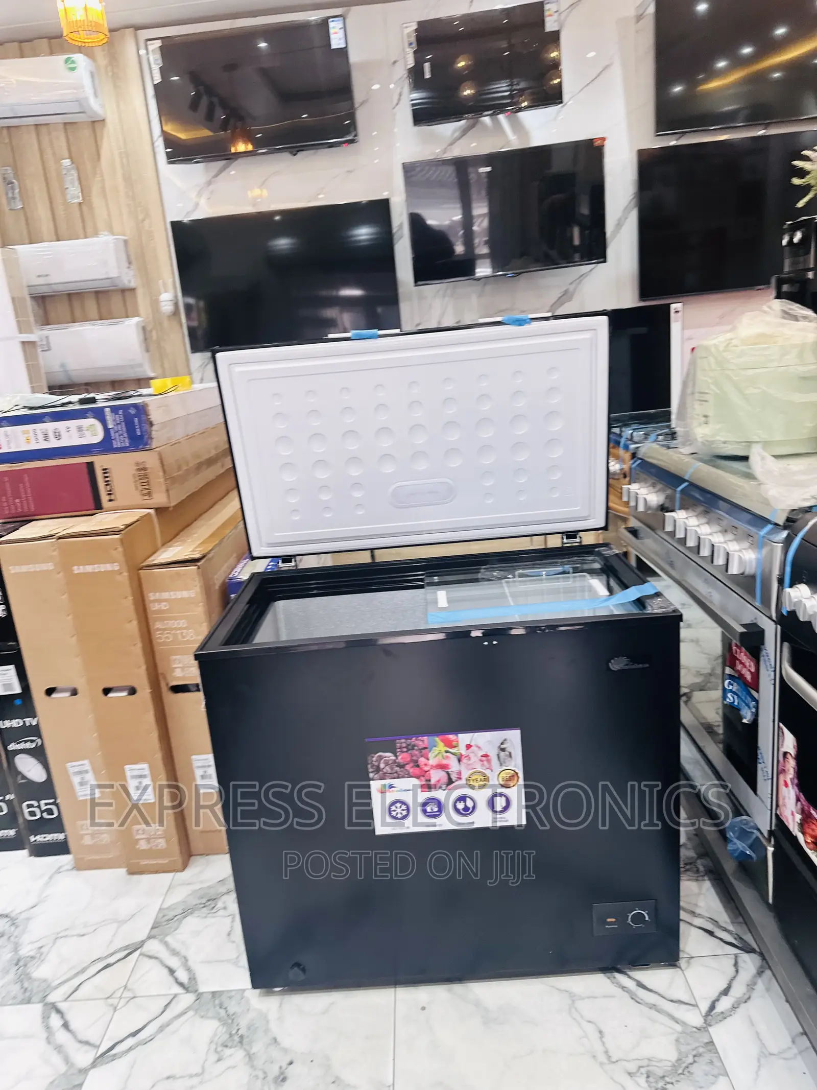 Quality Sleek Black Chest Freezer Single Door 200L Rainbow