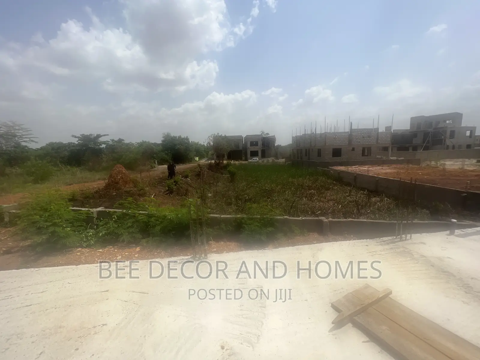 Tittle Land for Sale in an Estate