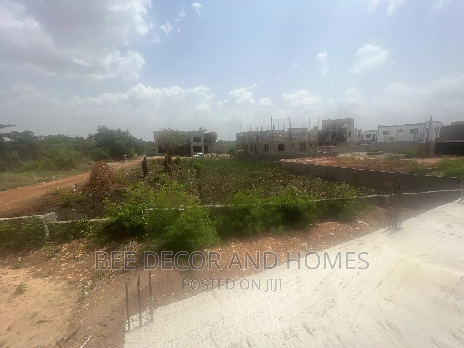 Tittle Land for Sale in an Estate