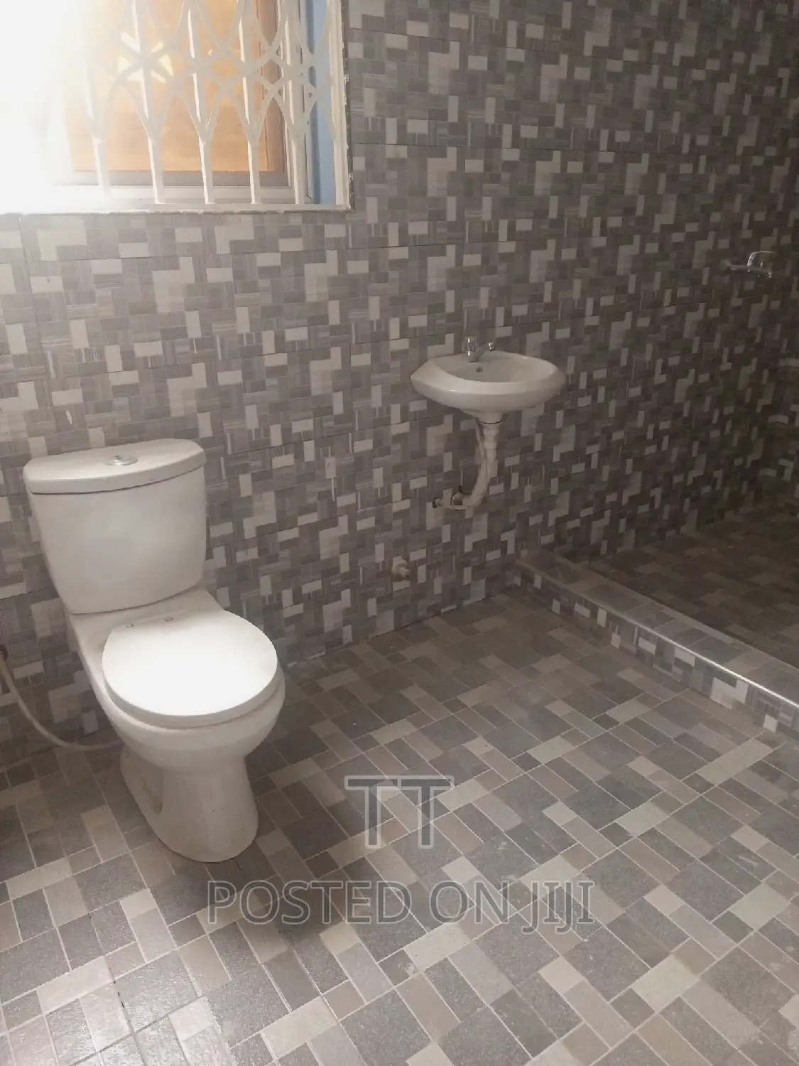 1bdrm Apartment in Teshie Camp for rent