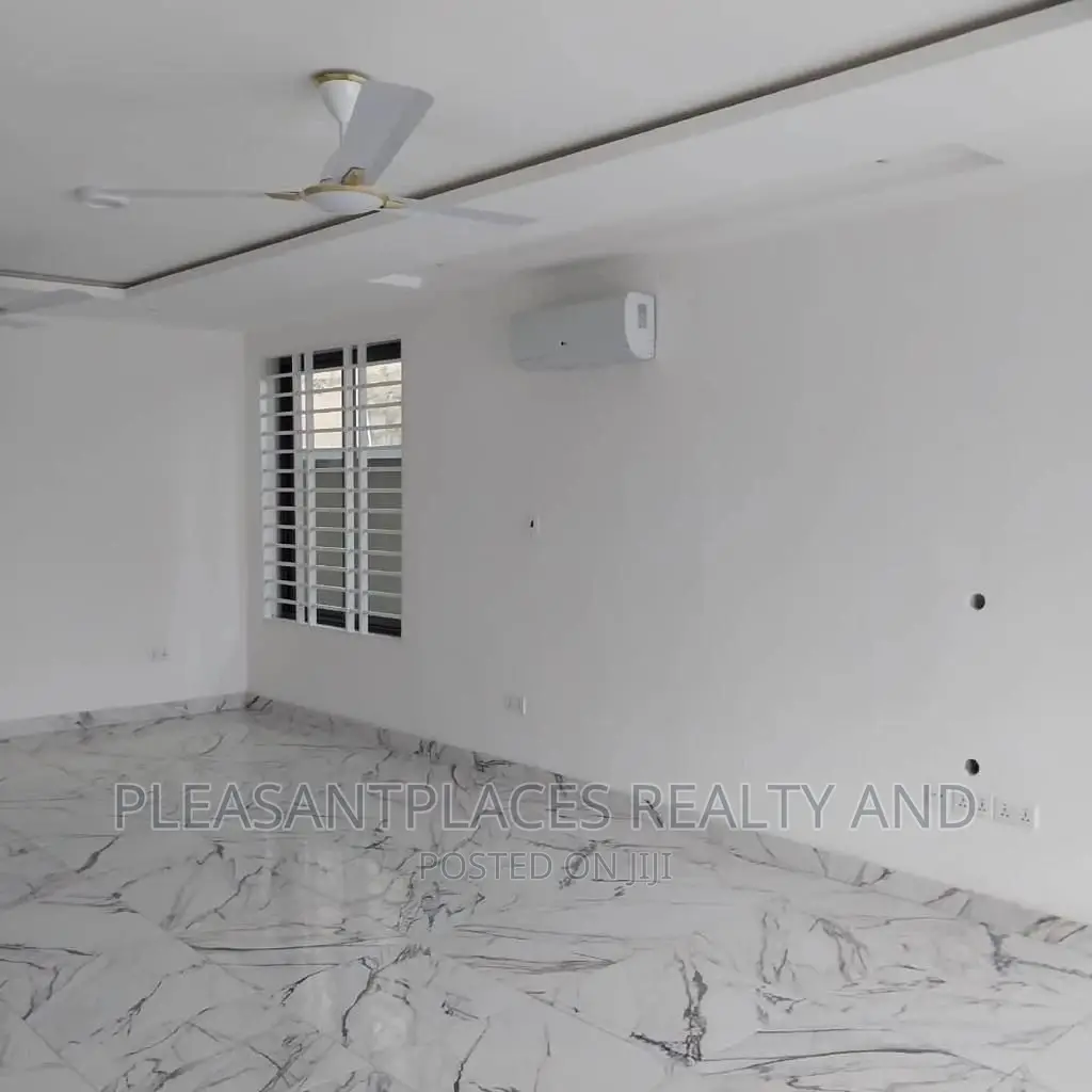 4bdrm Duplex in Pleasantplaces, Accra Metropolitan for sale