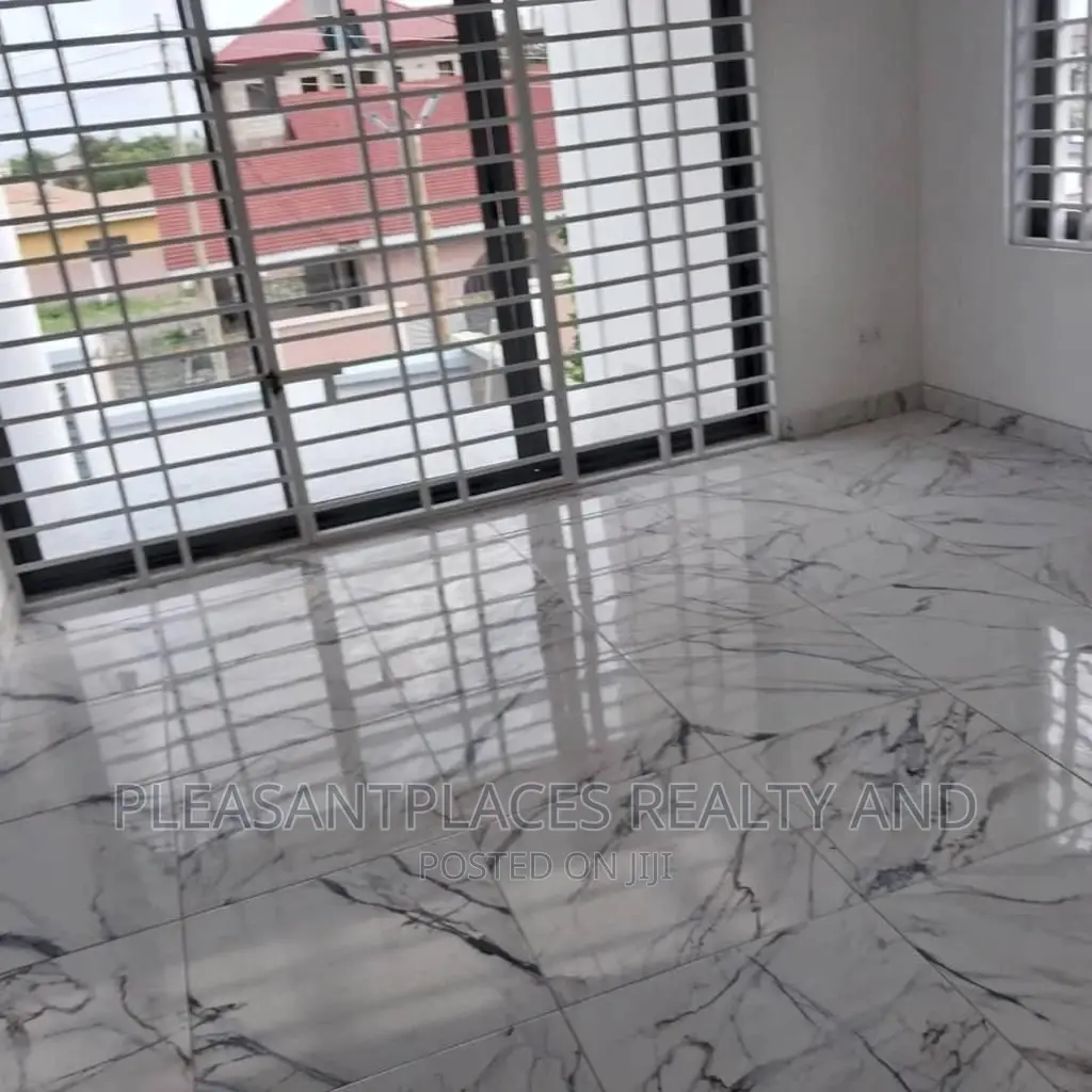 4bdrm Duplex in Pleasantplaces, Accra Metropolitan for sale