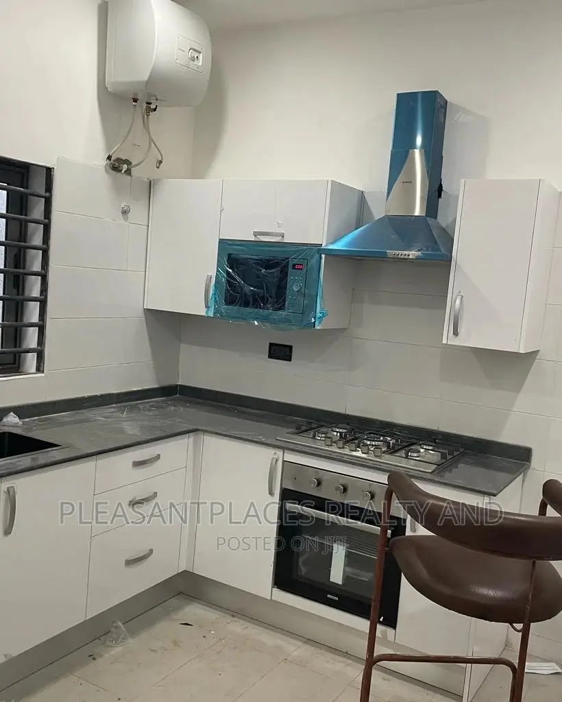 4bdrm Townhouse/Terrace in Pleasantplaces, Accra Metropolitan for sale