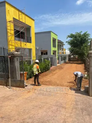 4bdrm Townhouse/Terrace in Pleasantplaces, Accra Metropolitan for sale