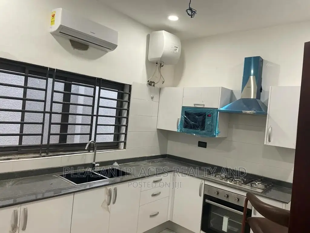4bdrm Townhouse/Terrace in Pleasantplaces, Accra Metropolitan for sale