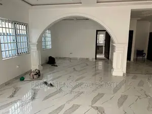 5bdrm House in Fredimens Real, Kumasi Metropolitan for sale