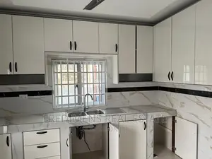 5bdrm House in Fredimens Real, Kumasi Metropolitan for sale