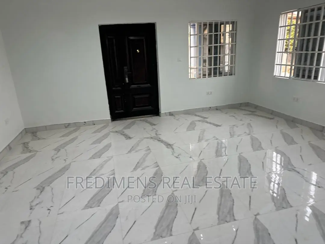 5bdrm House in Fredimens Real, Kumasi Metropolitan for sale