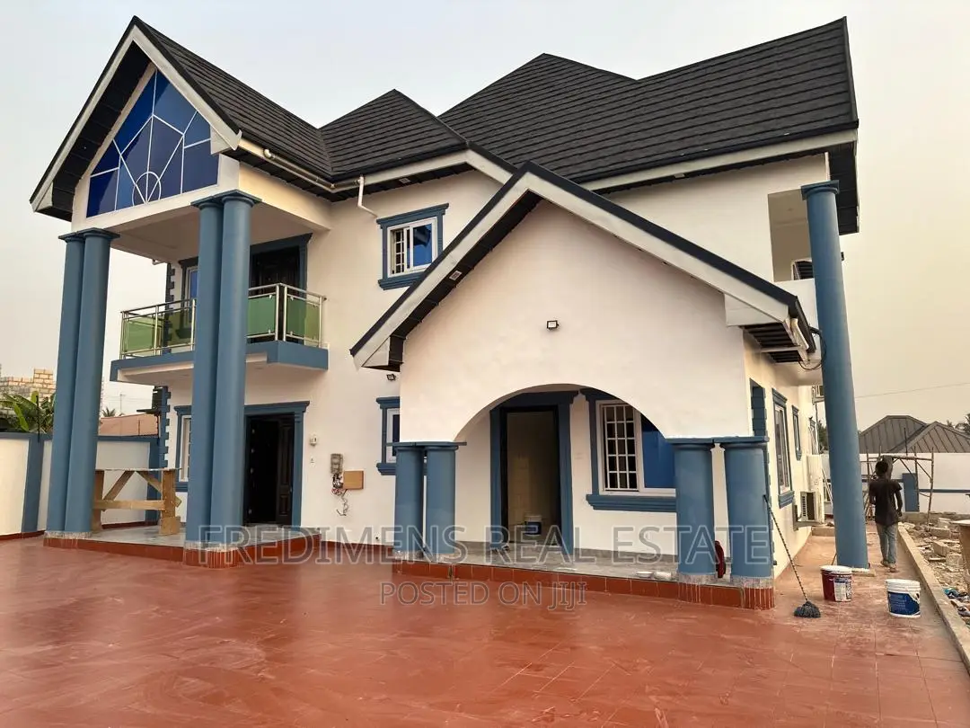 5bdrm House in Fredimens Real, Kumasi Metropolitan for sale