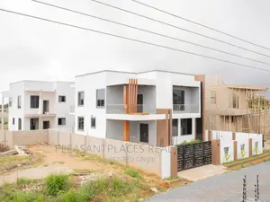 4bdrm Duplex in Pleasantplaces, Spintex for sale