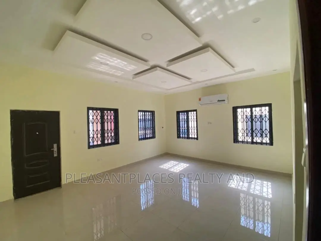 4bdrm Duplex in Pleasantplaces, Spintex for sale