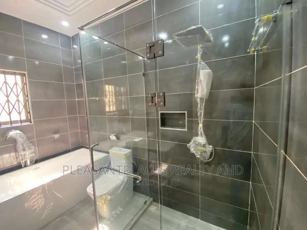 4bdrm Duplex in Pleasantplaces, Spintex for sale