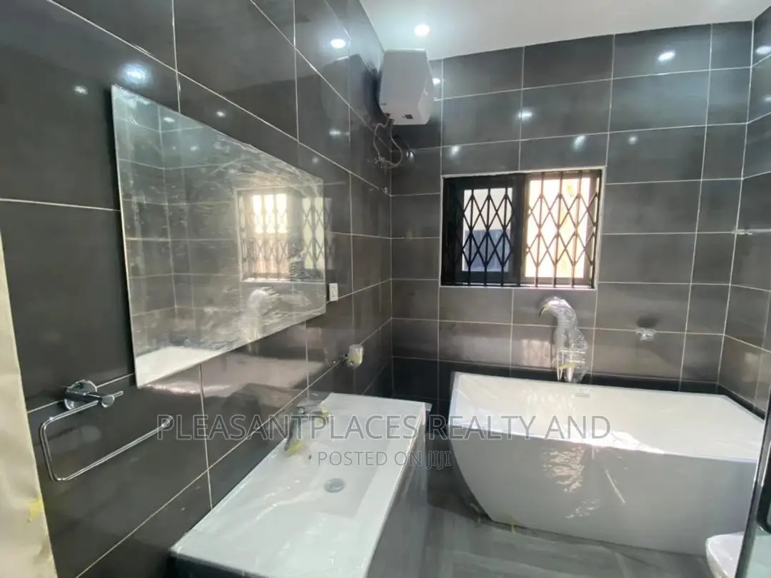 4bdrm Duplex in Pleasantplaces, Spintex for sale