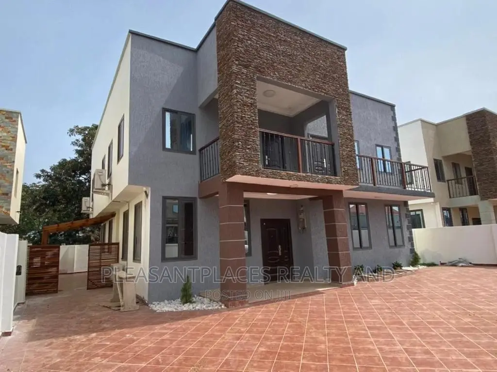 4bdrm Duplex in Pleasantplaces, Spintex for sale