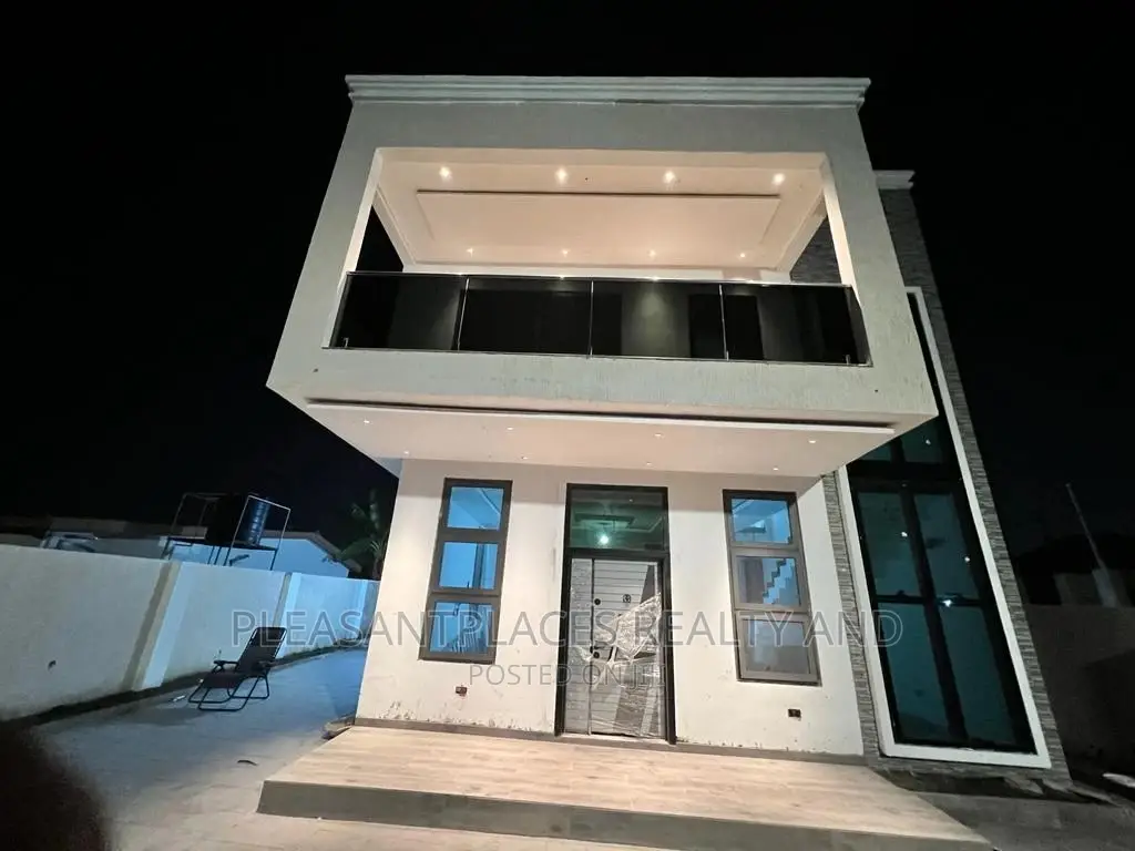 4bdrm Duplex in Pleasantplaces, Spintex for sale