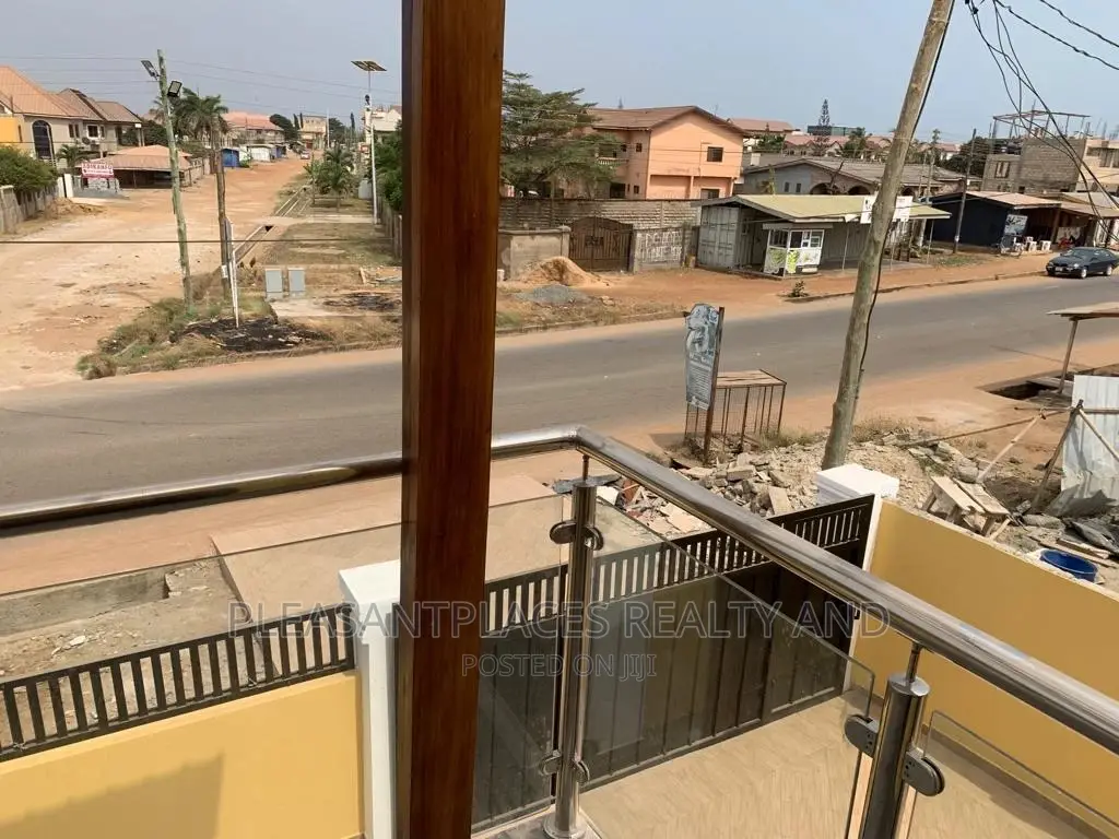 4bdrm Duplex in Pleasantplaces, Spintex for sale