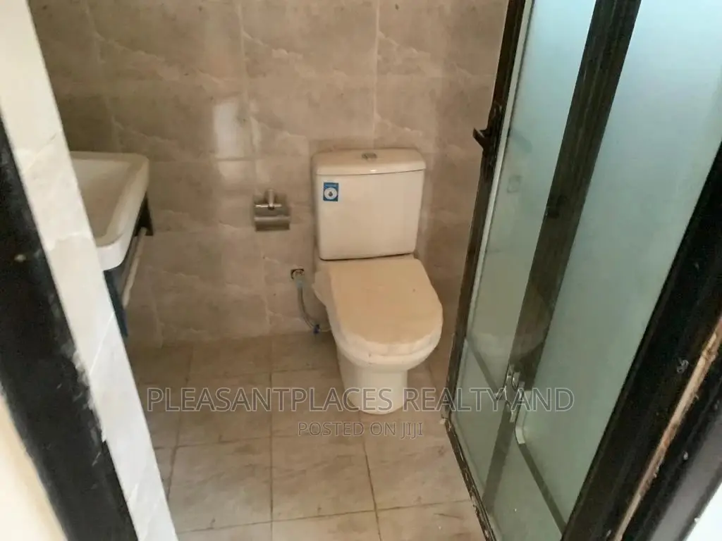 4bdrm Duplex in Pleasantplaces, Spintex for sale