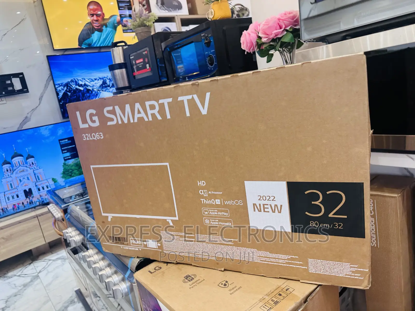 Sleek Slim FHD Smart Glossy 32”LQ63