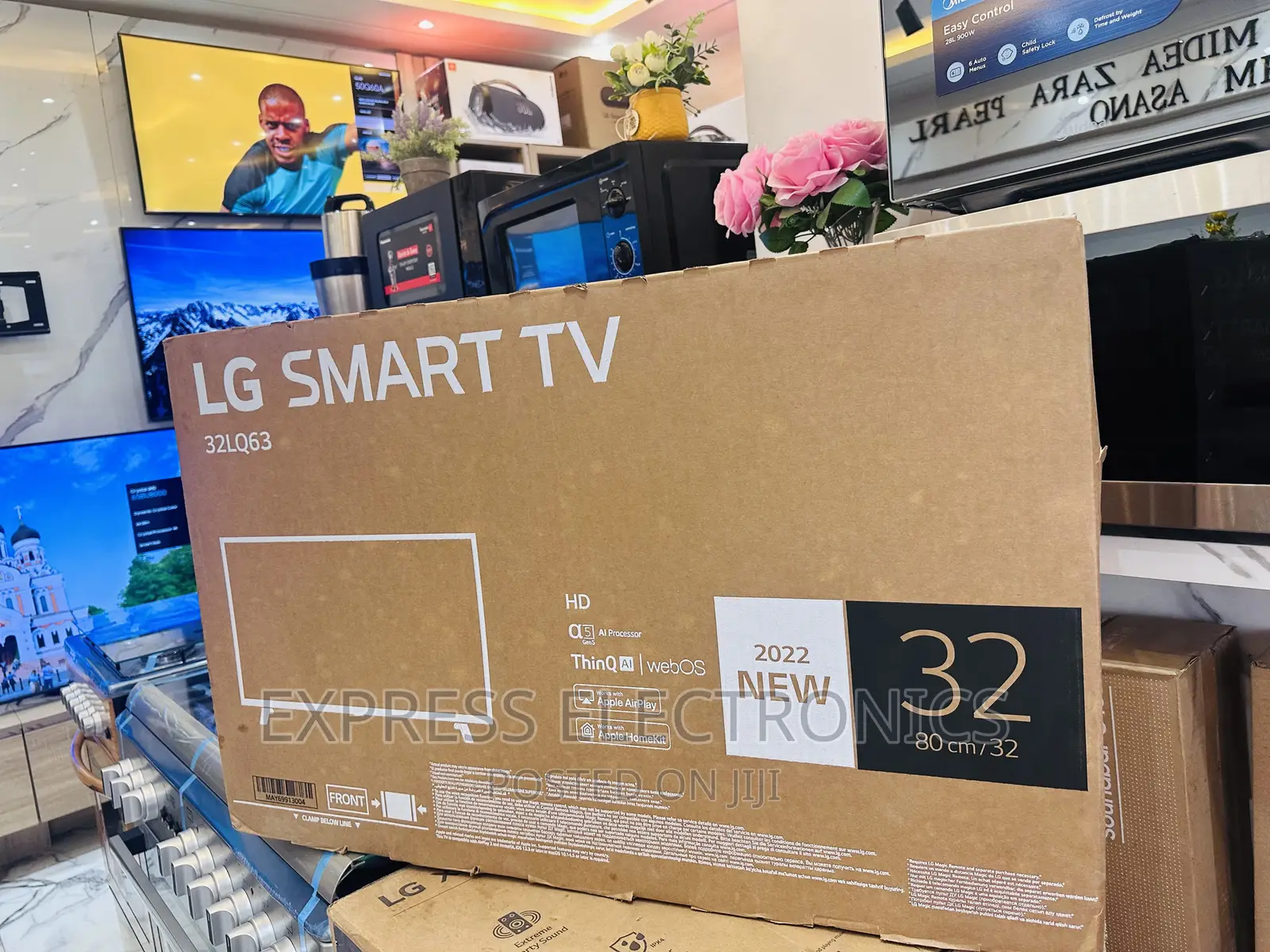 Sleek Slim FHD Smart Glossy 32”LQ63